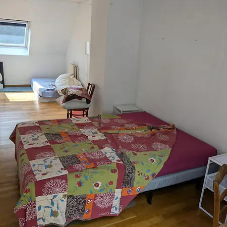 La Pleiade, Rum i privatbostad Lille
